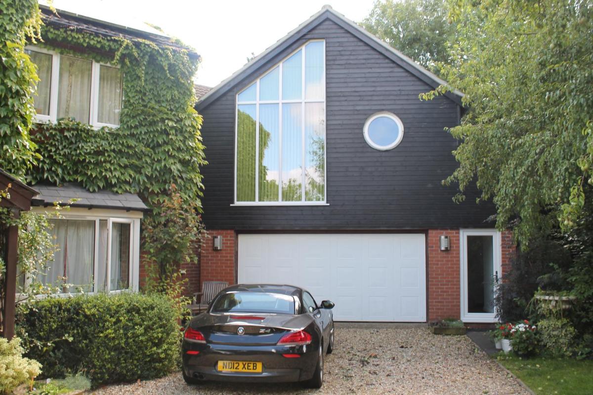 Pear Tree House Studio - Housity