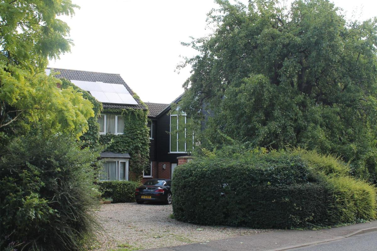 Pear Tree House Studio - Housity