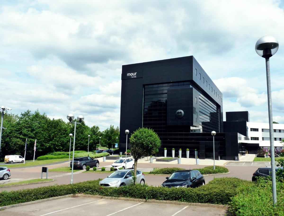 mour hotel - Housity