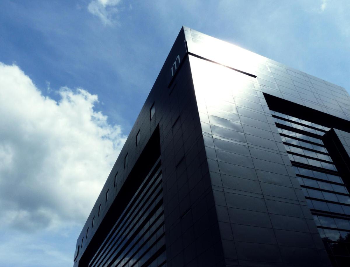 mour hotel - Housity