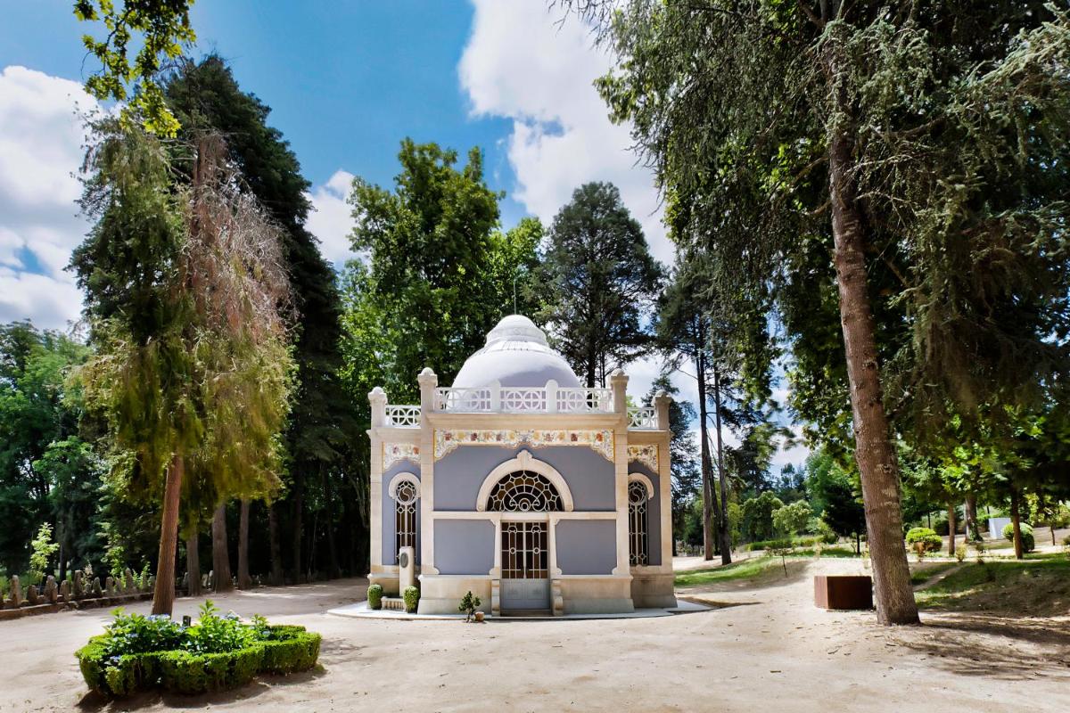 Um jardim no exterior de Vidago Palace