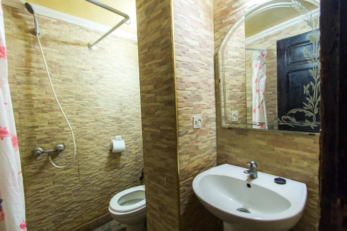 Riad Anass Al Ouali - Housity