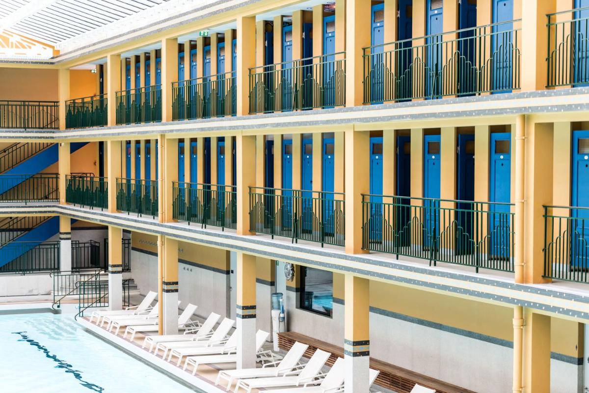Piscine de l'établissement Molitor Hotel & Spa Paris - MGallery Collection ou située à proximité
