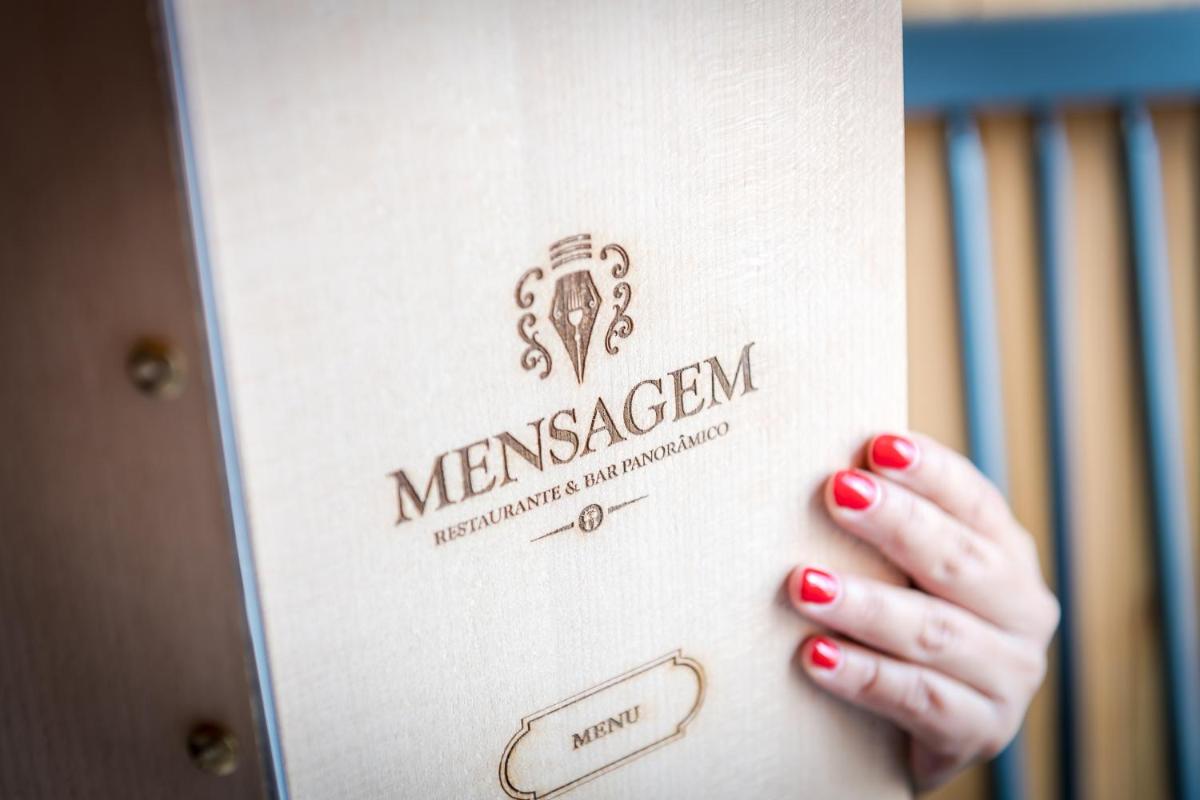 Um certificado, prémio, placa ou documento mostrado em Lisboa Pessoa Hotel