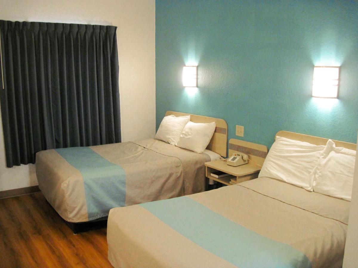 Motel 6-Avoca, IA - Housity