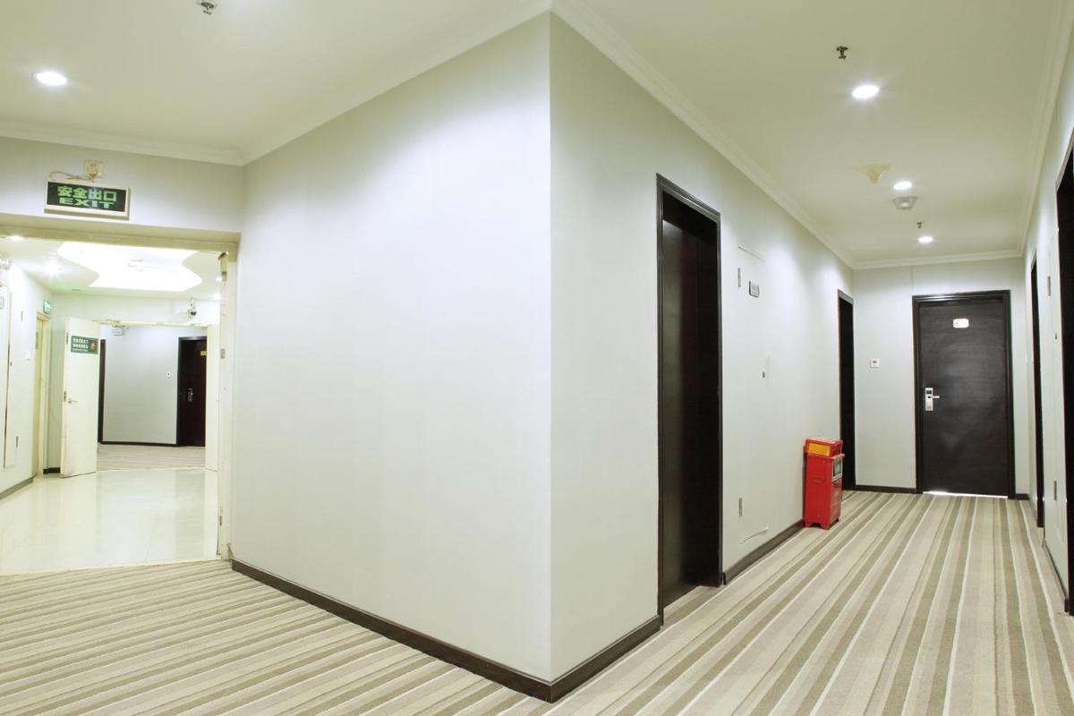 Bao Li Feng Hotel - Housity