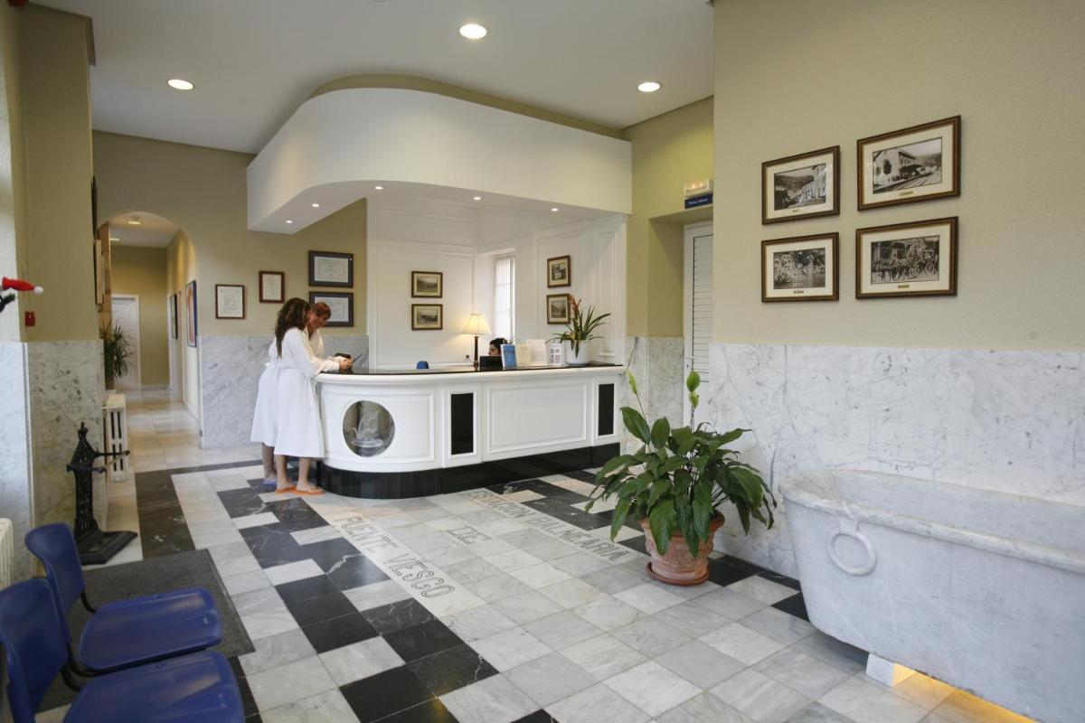 El vestíbulo o zona de recepción de Gran Hotel Balneario De Puente Viesgo