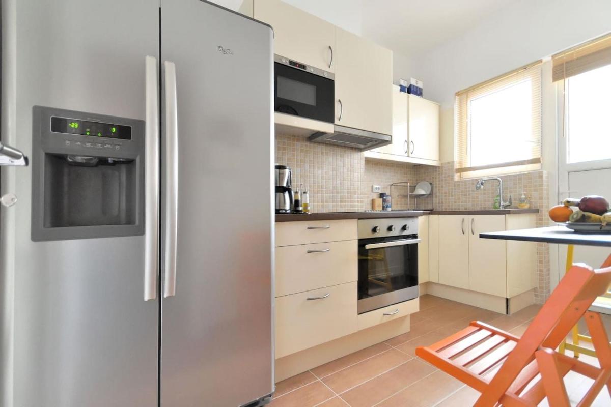 Best Private Rooms in apartment in safe area - Housity