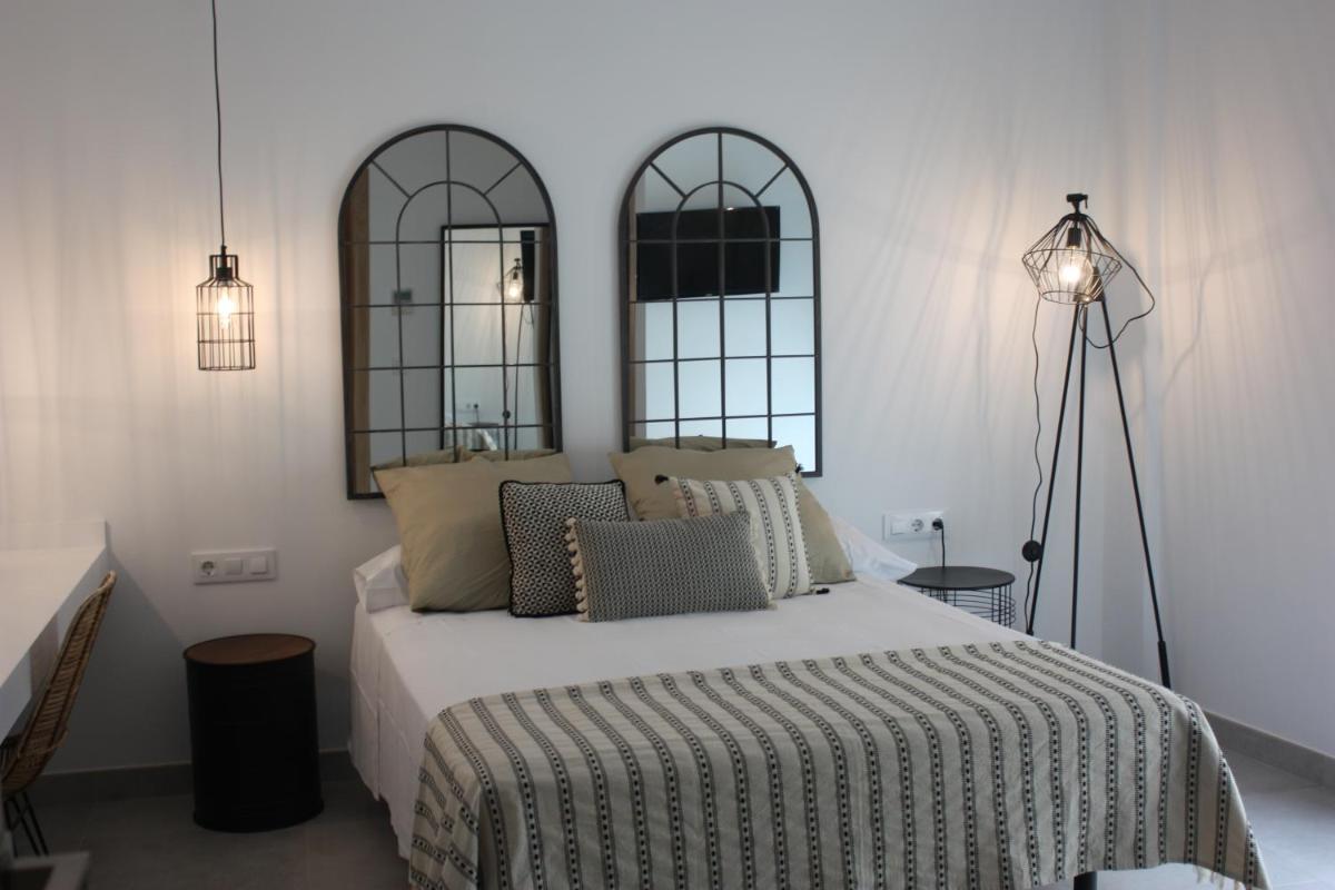 Hostal Cervantes Playa - Housity
