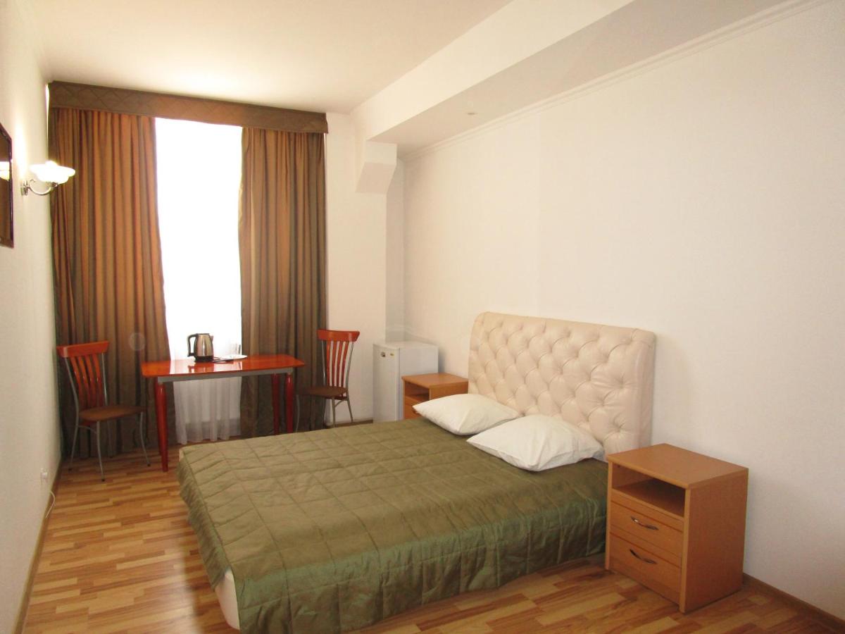 Hotel Raduga - Housity