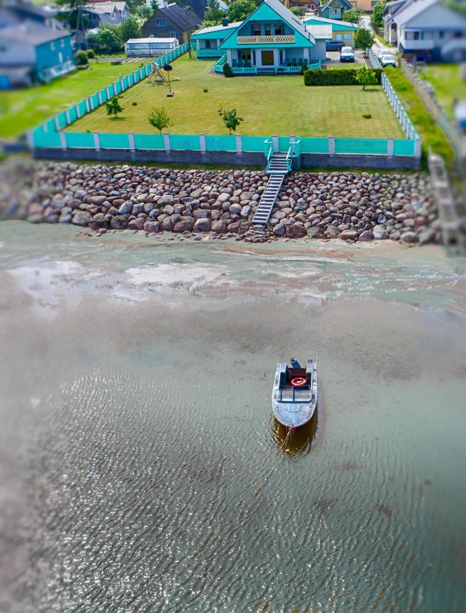 Raja Lake House - Housity