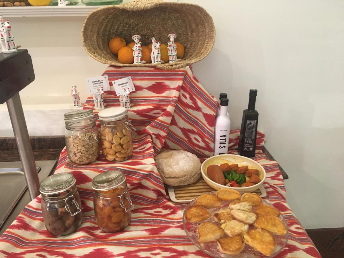 Comida en o cerca de este hotel