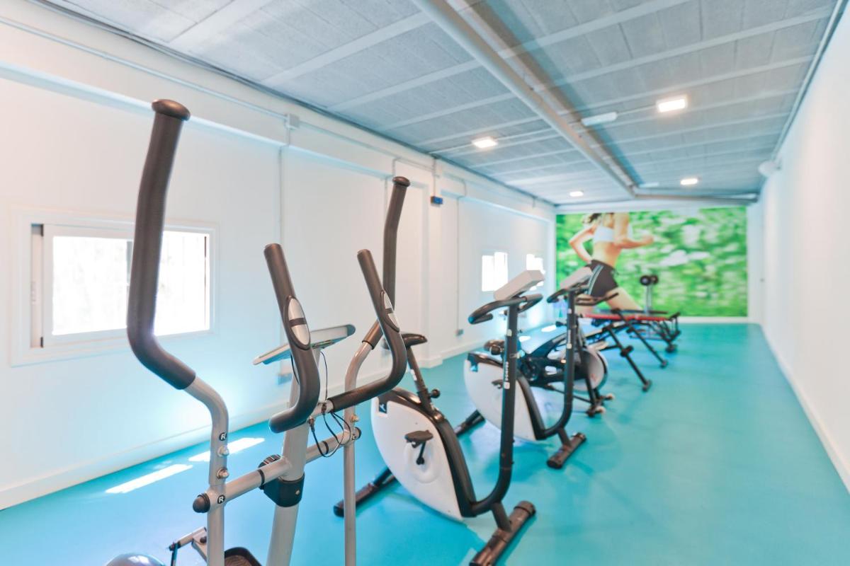 Gimnasio o instalaciones de fitness de azuLine Hotel Bahamas y Bahamas II