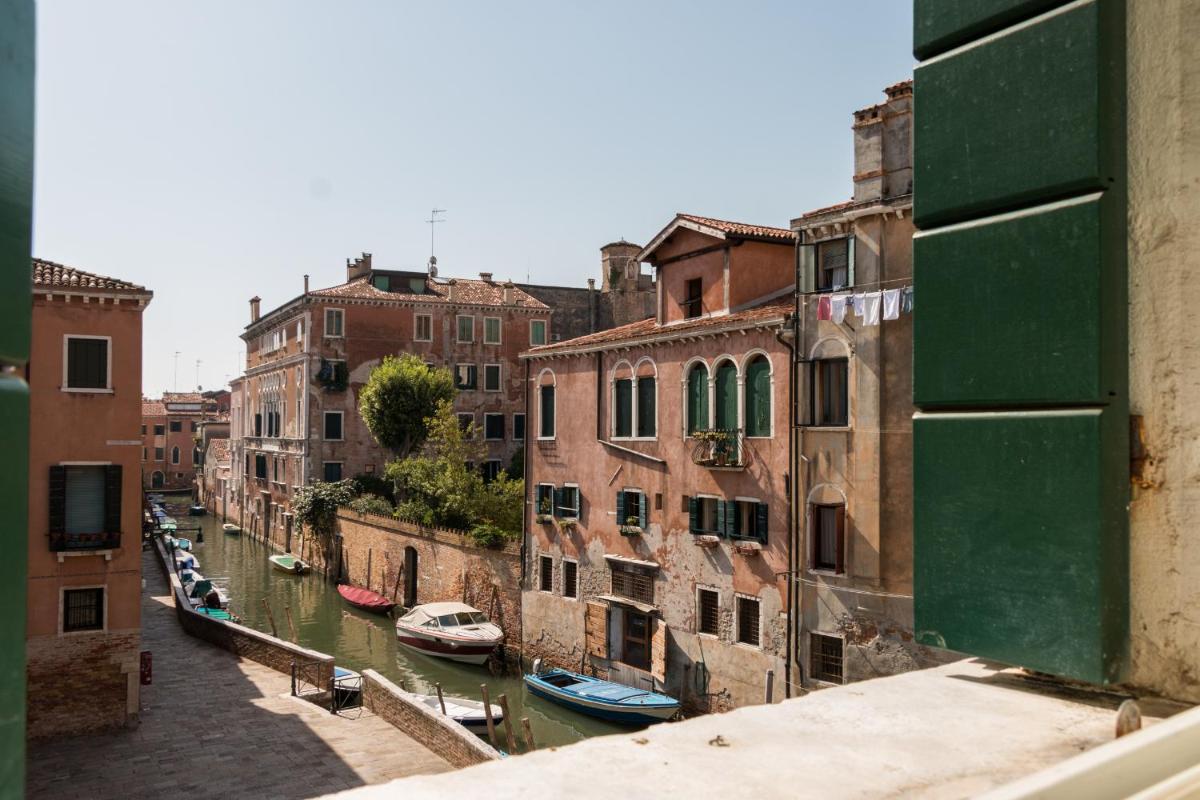 7 WINDOWS ON VENICE - Housity