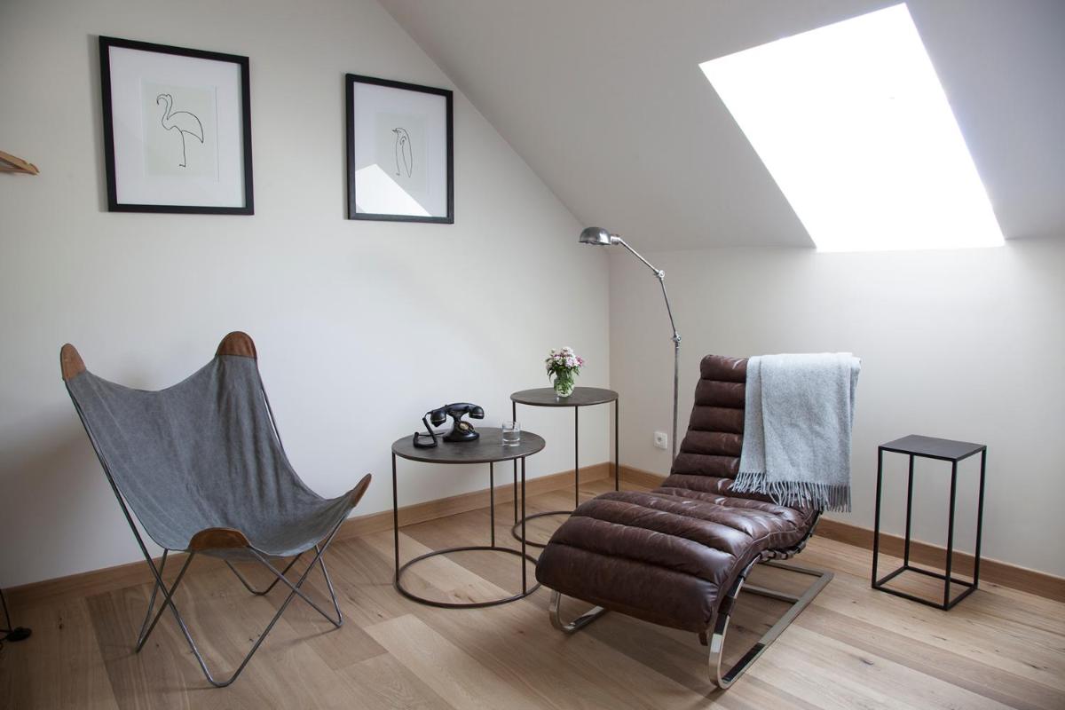 Coin salon dans l'établissement Manoir de Surville