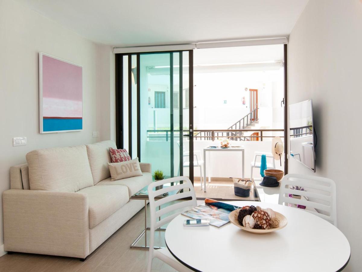 Beachfront Apartment Siesta 21 San Agustin Playa by VillaGranCanaria - Housity