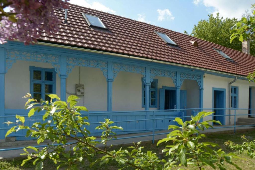 Kékfestő Vendégház - Housity