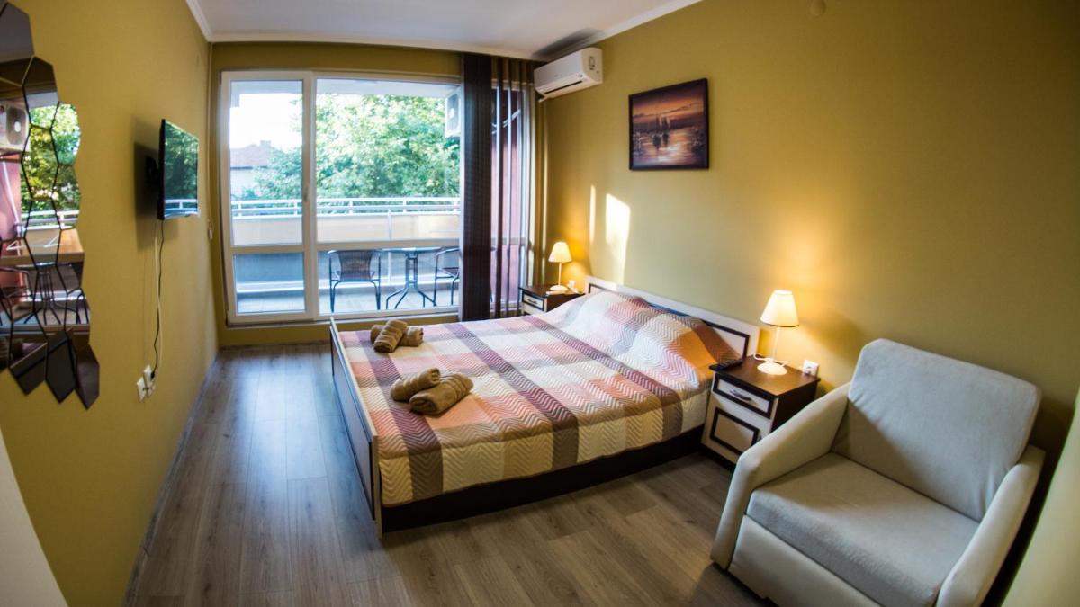 Nasred grada - Housity