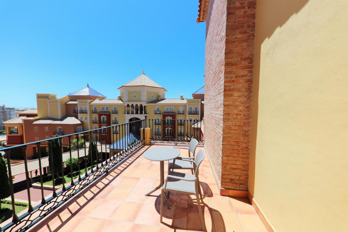 Un balcón o terraza de Iberostar Waves Málaga Playa