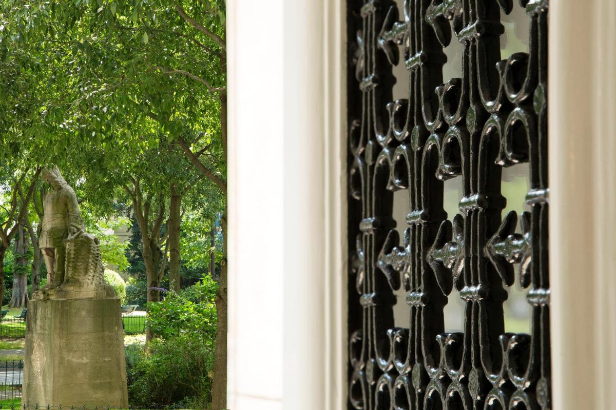 Jardin de l'établissement Hotel & Spa de Latour Maubourg
