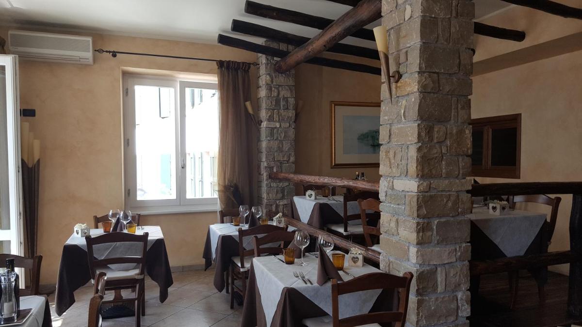 Albergo Ristorante Montebaldo - Housity