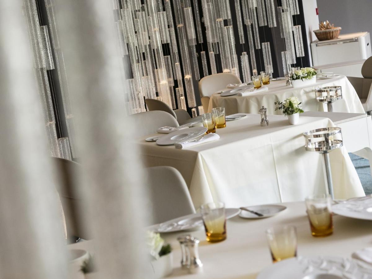 Restaurant ou autre lieu de restauration dans l'établissement Hotel des Berges, Restaurant Gastronomique & Spa