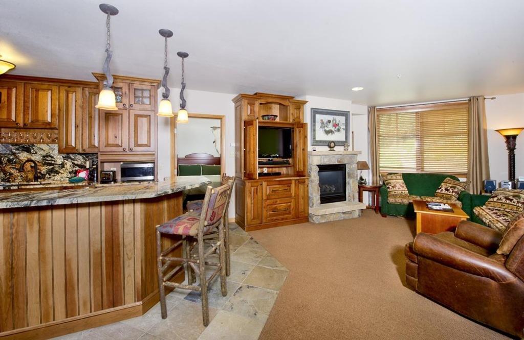 Zephyr Mountain Lodge - Housity