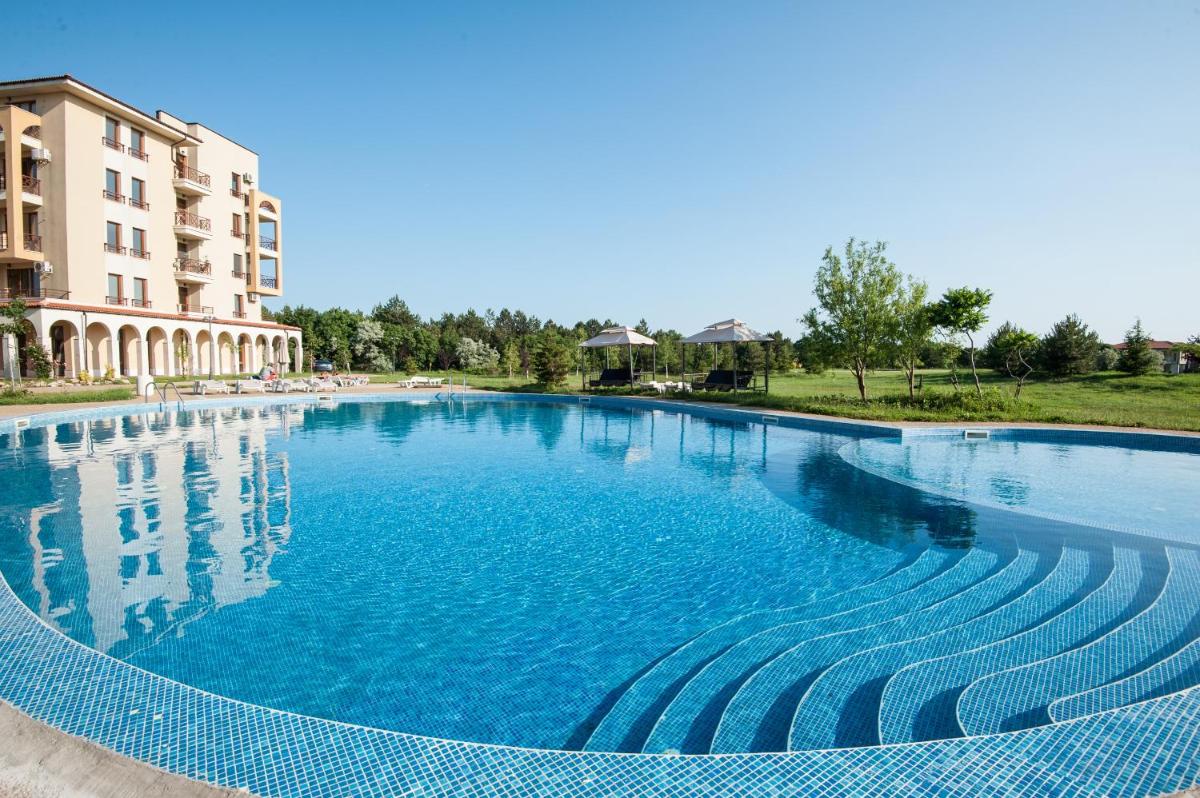 Lighthouse Golf Apart Complex&Villas - Housity
