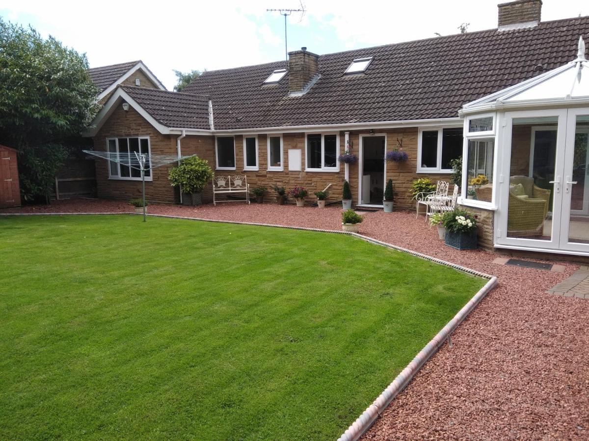 Oaktree Lodge - Housity