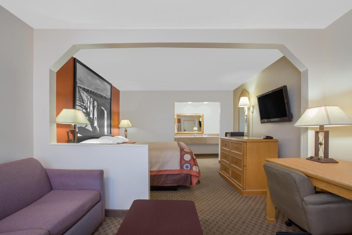 Super 8 by Wyndham Port Royal/Beaufort - Housity