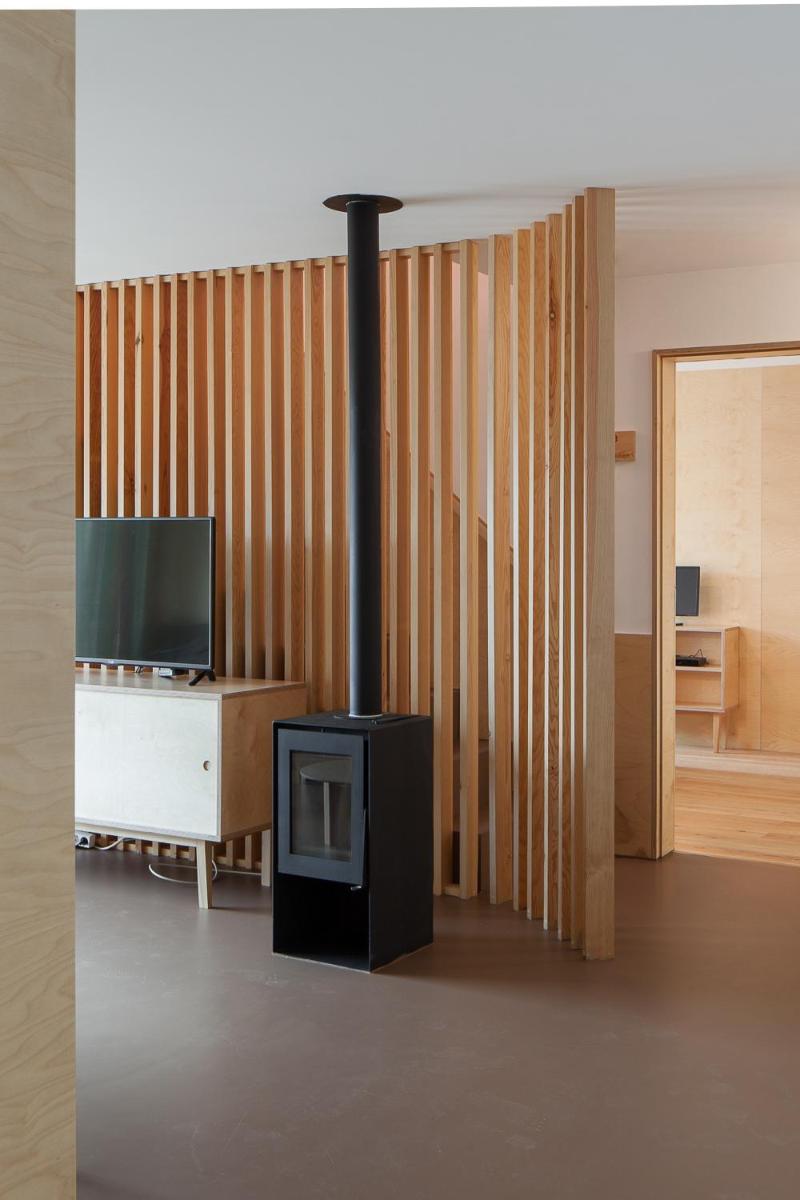 Uma televisão e/ou sistema de entretenimento em Colmeal Countryside Hotel