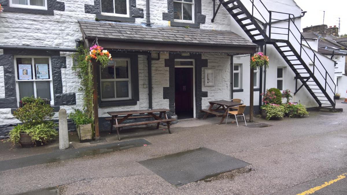 Black Bull Hotel - Housity