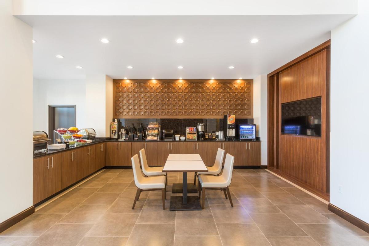 Wingate by Wyndham Hurricane Zion National Park - Housity