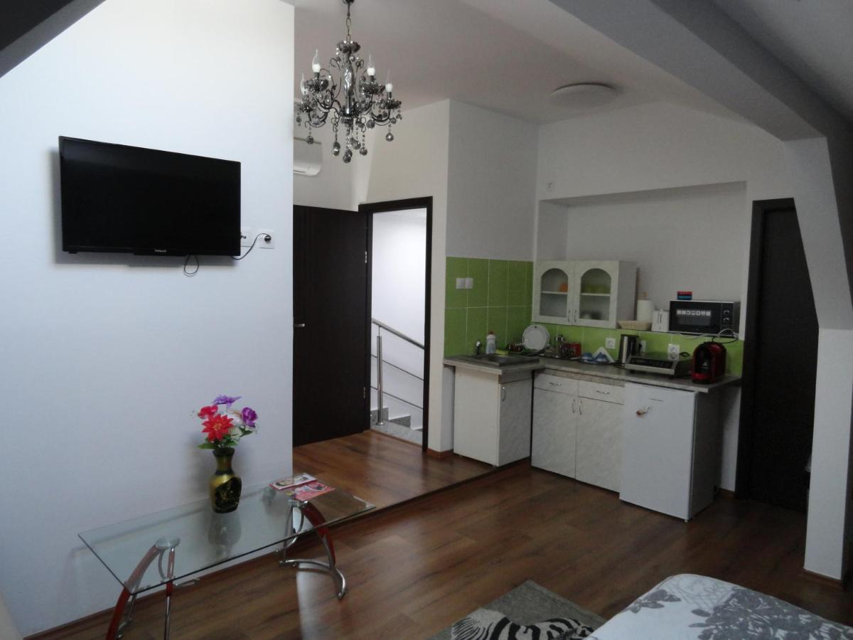 Carmen Studio - Housity