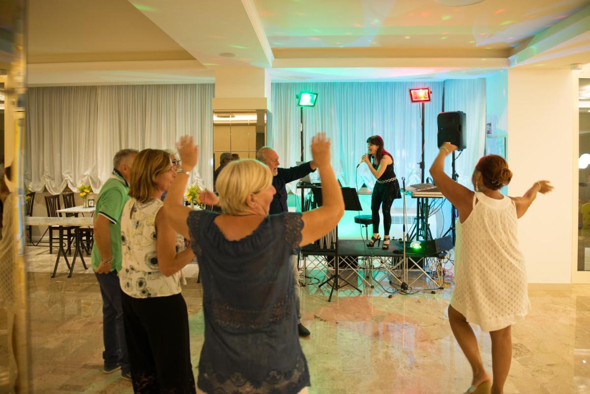 Hotel Lem-Casadei - Housity
