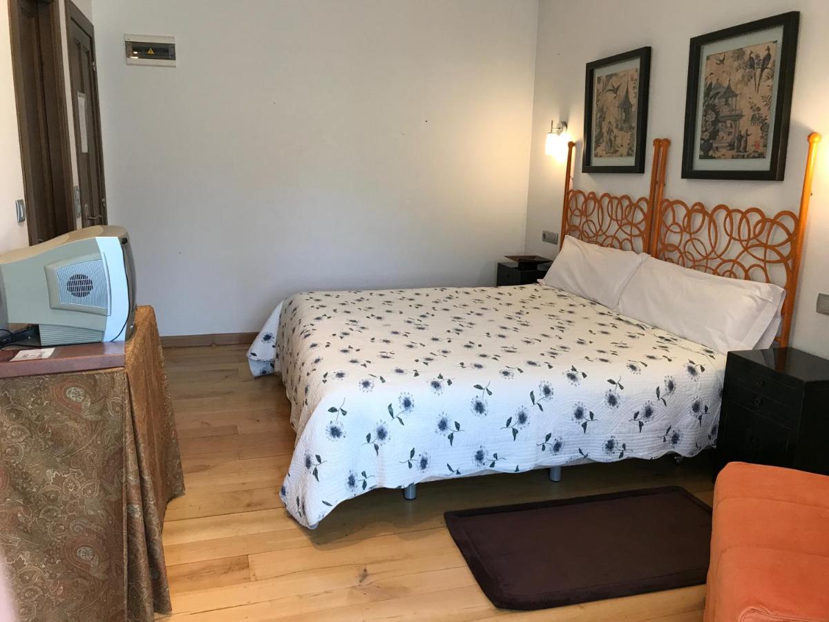 Hotel y apartamentos rurales L'Anceo - Housity
