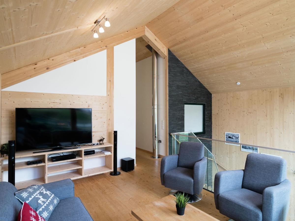Picturesque Chalet in Sankt Georgen on Ski Slopes - Housity
