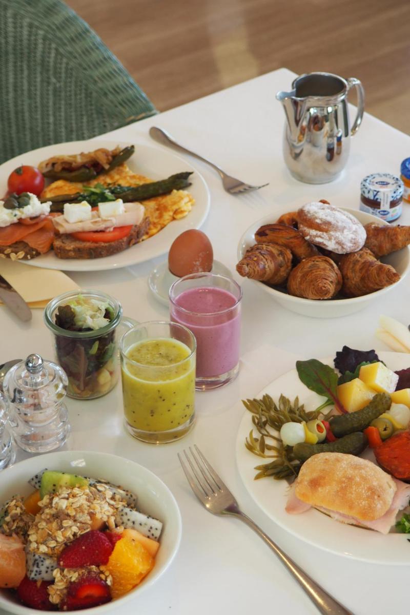 Comida en o cerca de este hotel
