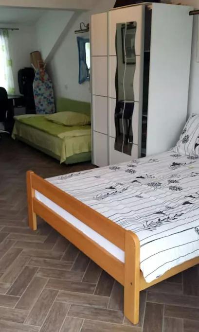 Apartman - Ružičnjak - Housity