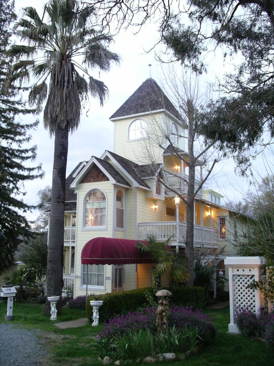 The Palm Hotel - Housity