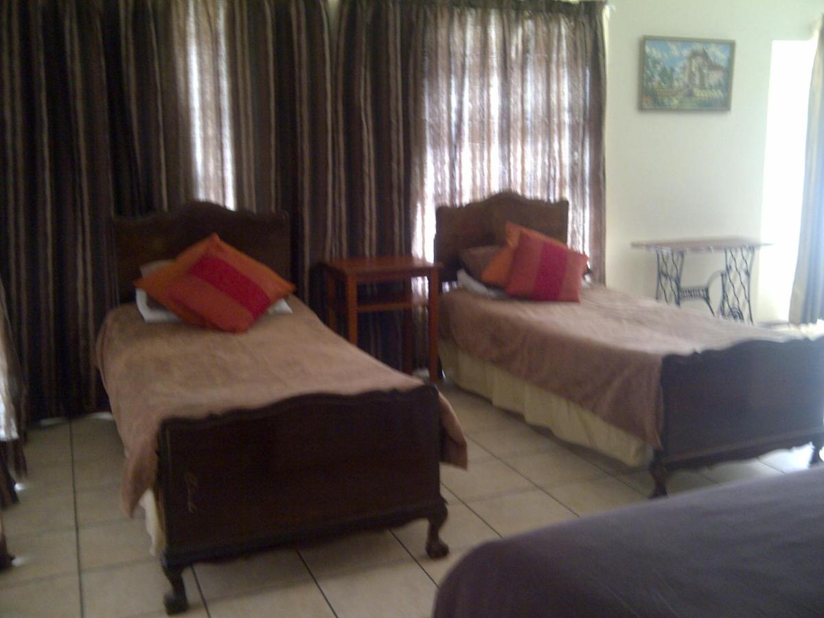 Port Elizabeth Apartment - Housity