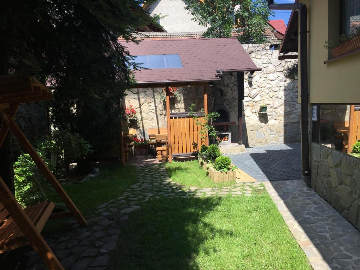 Willa Nad Strumykiem - Housity