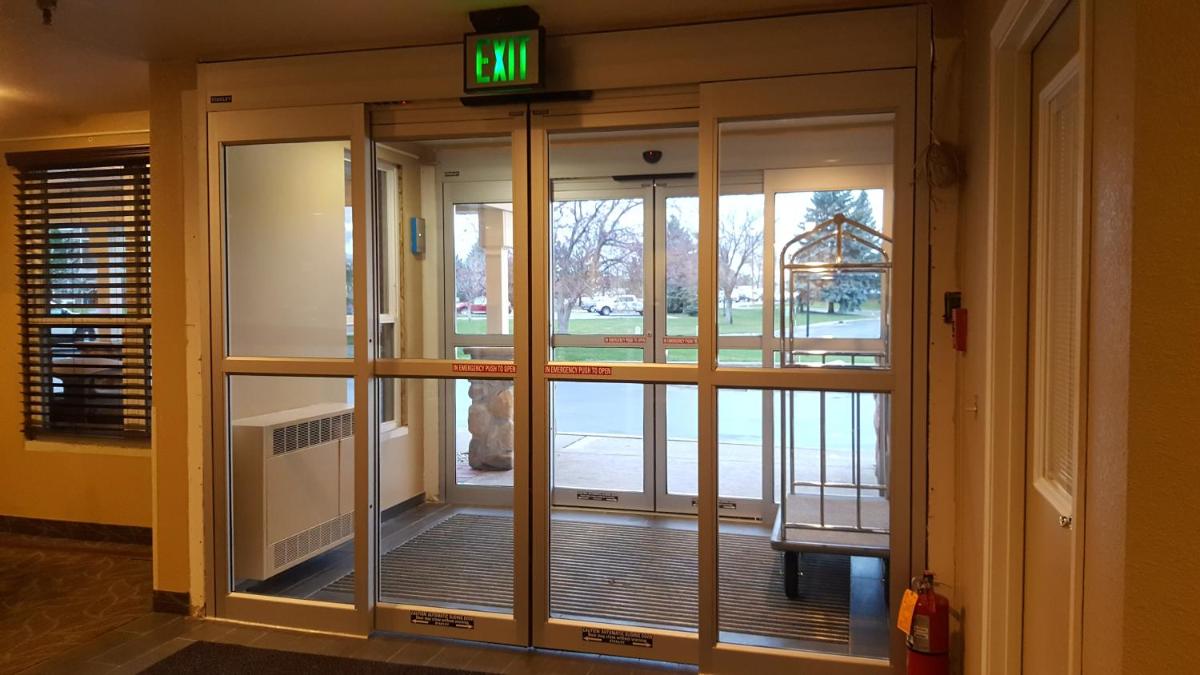 AmericInn & Suites Burnsville, MN - Housity