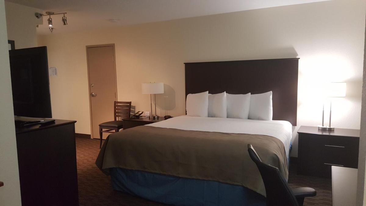 AmericInn & Suites Burnsville, MN - Housity