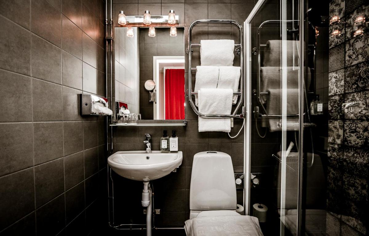 Corner Hotel - Housity