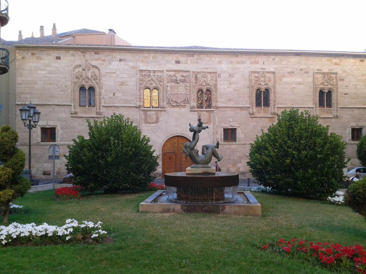 Zamora Apartments - Housity