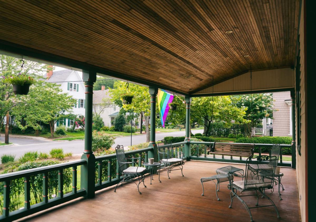 Hummingbird Inn - Housity