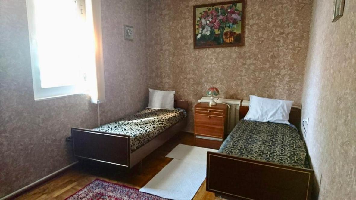 Valentina's Guest House - Housity