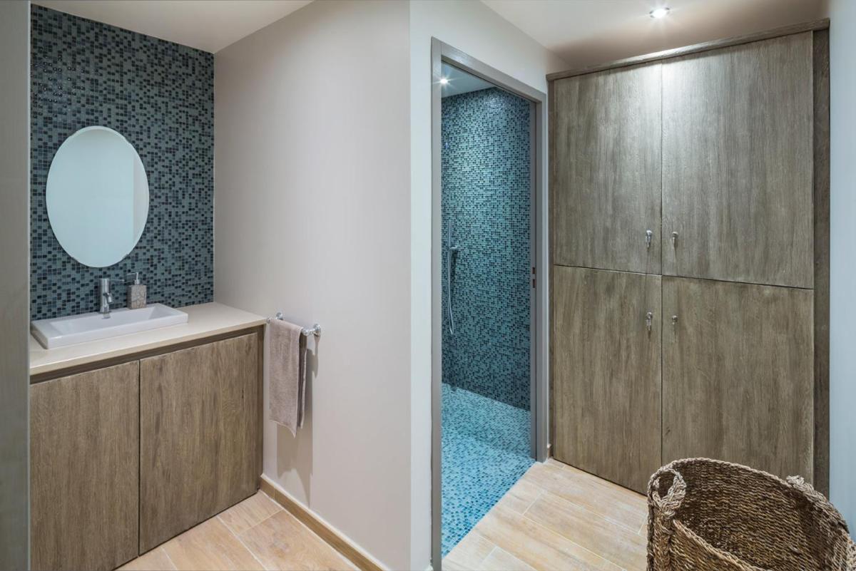 Salle de bains dans l'établissement Hôtel Particulier Le 28 - Spa & Art Luxury Design by Alain Ducasse