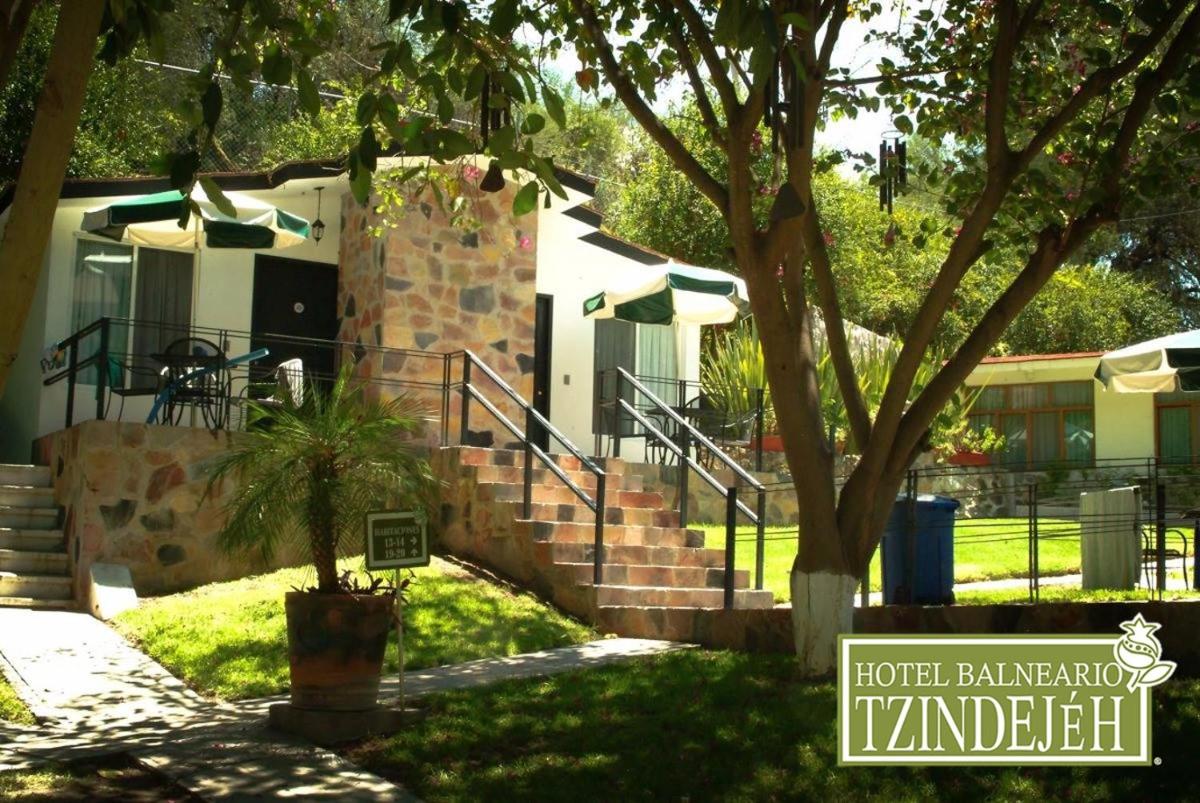 Hotel Balneario Tzindejeh - Housity